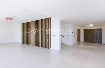 Villa - 4 Bedrooms - 5 Bathrooms for sale in West Yas - Yas Island - Abu Dhabi