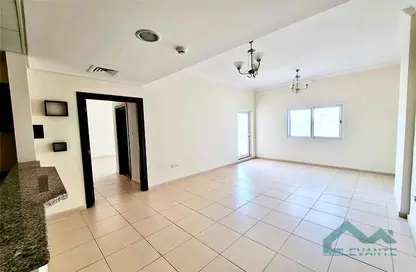 Apartment - 1 Bedroom - 2 Bathrooms for sale in Mazaya 19 - Queue Point - Dubai Land - Dubai