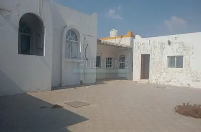 Villa - 4 Bedrooms - 5 Bathrooms for sale in Al Nouf - Sharjah