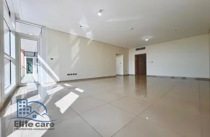 Apartment - 3 Bedrooms - 4 Bathrooms for rent in United Square - Al Khalidiya - Abu Dhabi