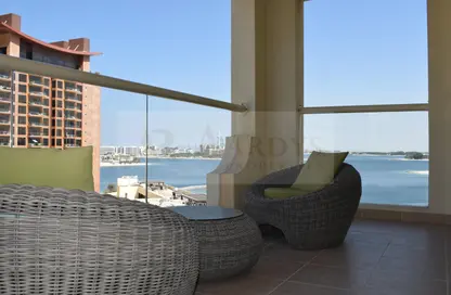 Apartment - 2 Bedrooms - 2 Bathrooms for rent in Shoreline Apartments - Palm Jumeirah - Dubai