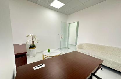 Office Space - Studio - 1 Bathroom for rent in Red Avenue - Al Garhoud - Dubai