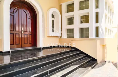 Villa - 6 Bedrooms for rent in Al Karamah - Abu Dhabi