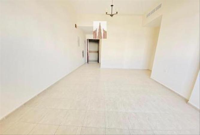 Apartment - 2 Bedrooms - 2 Bathrooms for rent in Muwaileh 29 Building - Muwaileh - Sharjah