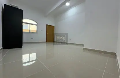 Apartment - 1 Bathroom for rent in Al Mushrif - Abu Dhabi