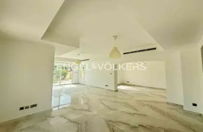 Villa - 3 Bedrooms - 4 Bathrooms for rent in Springs 11 - The Springs - Dubai