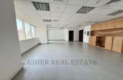 Office Space - Studio - 1 Bathroom for rent in Blue Tower - Sheikh Zayed Road - Dubai