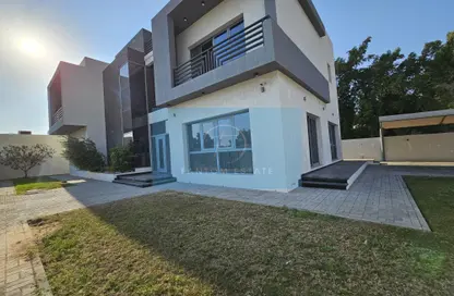 Villa - 5 Bedrooms - 7 Bathrooms for rent in Al Quoz 2 - Al Quoz - Dubai