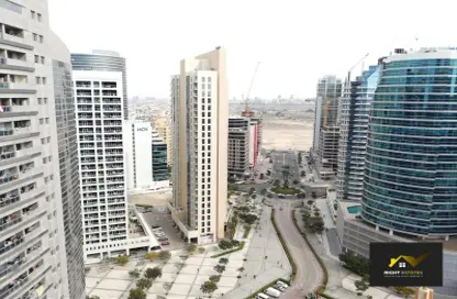 Apartment - 3 Bedrooms - 4 Bathrooms for rent in Al Shafar Tower - Barsha Heights (Tecom) - Dubai