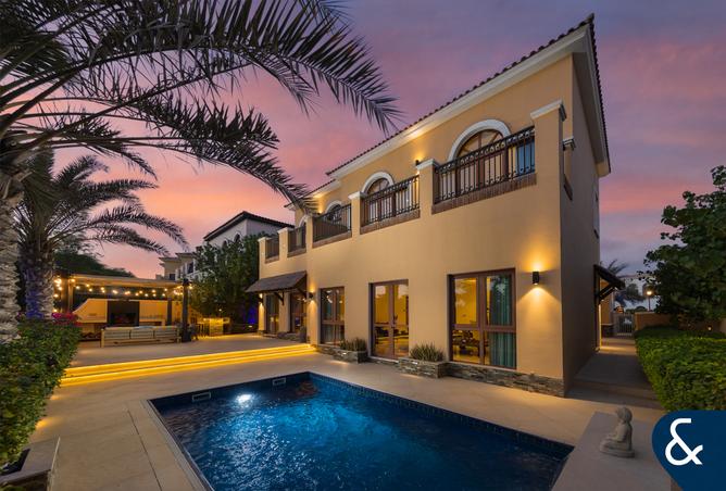 Villa - 4 Bedrooms - 5 Bathrooms for sale in Orange Lake - Fire - Jumeirah Golf Estates - Dubai