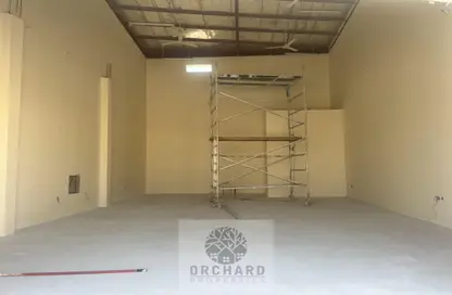 Warehouse - Studio - 1 Bathroom for rent in Al Sajaa - Sharjah