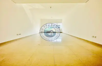 Apartment - 3 Bedrooms - 4 Bathrooms for rent in Khalidiya Towers - Al Khalidiya - Abu Dhabi