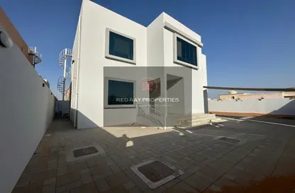 Villa - 4 Bedrooms - 5 Bathrooms for rent in Al Dhait South - Al Dhait - Ras Al Khaimah