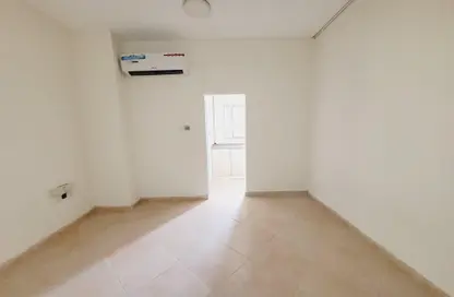 Apartment - 1 Bathroom for rent in Fire Station Road - Muwaileh - Sharjah