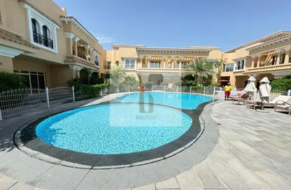 Villa - 4 Bedrooms - 5 Bathrooms for rent in Jumeirah 1 Villas - Jumeirah 1 - Jumeirah - Dubai
