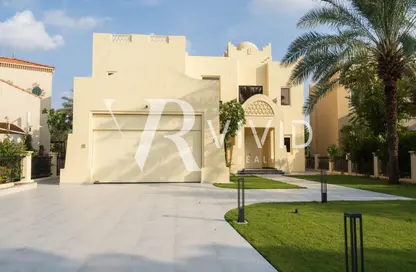 Villa - 4 Bedrooms - 5 Bathrooms for rent in Garden Hall - European Clusters - Jumeirah Islands - Dubai