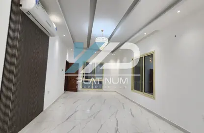 Villa - 5 Bedrooms - 7 Bathrooms for sale in Al Mowaihat 1 - Al Mowaihat - Ajman