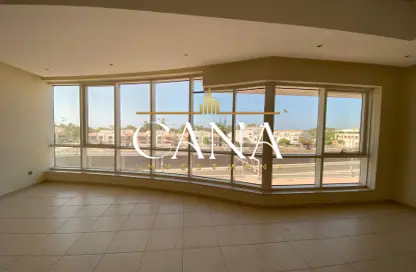 Apartment - 3 Bedrooms - 4 Bathrooms for rent in Mina Tower - Mina Road - Tourist Club Area - Abu Dhabi