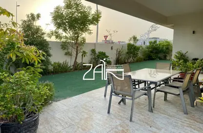 Villa - 4 Bedrooms - 5 Bathrooms for rent in West Yas - Yas Island - Abu Dhabi