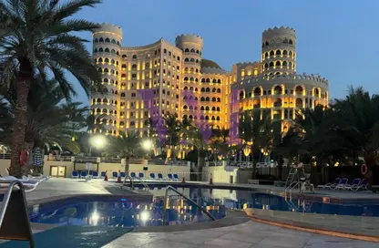 Apartment - 2 Bedrooms - 3 Bathrooms for rent in Al Hamra Palace Beach Resort - Al Hamra Village - Ras Al Khaimah