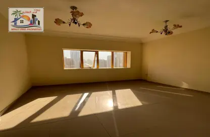 Apartment - 2 Bedrooms - 2 Bathrooms for rent in Al Taawun Street - Al Taawun - Sharjah