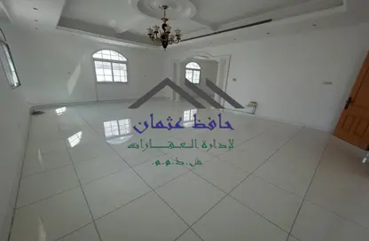 Villa - 3 Bedrooms - 4 Bathrooms for rent in Al Falah Street - City Downtown - Abu Dhabi