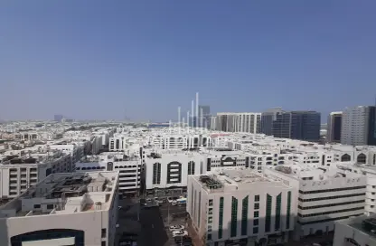 Duplex - 3 Bedrooms - 5 Bathrooms for rent in United Square - Al Khalidiya - Abu Dhabi