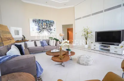 Villa - 4 Bedrooms - 5 Bathrooms for rent in Garden Homes Frond E - Garden Homes - Palm Jumeirah - Dubai