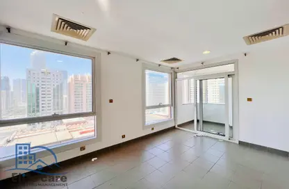 Apartment - 3 Bedrooms - 3 Bathrooms for rent in Lafzaeyya Tower - Khalifa Street - Abu Dhabi