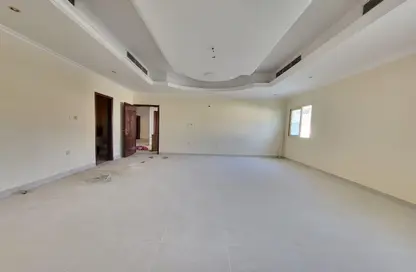 Apartment for rent in Al Sabkha - Al Riqqa - Sharjah