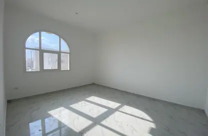 Apartment - 1 Bedroom - 1 Bathroom for rent in Shakhbout City - Abu Dhabi