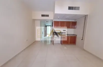 Apartment - 1 Bathroom for rent in Muwaileh 29 Building - Muwaileh - Sharjah