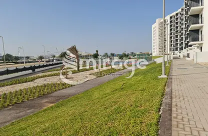 Apartment - 1 Bathroom for sale in Waters Edge - Yas Island - Abu Dhabi