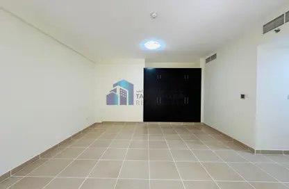 Apartment - 1 Bedroom - 2 Bathrooms for rent in Infinity Building - Sheikh Zayed Road - Dubai