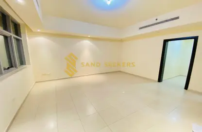 Apartment - 2 Bedrooms - 2 Bathrooms for rent in Shabiya 9 - Shabiya - Mussafah - Abu Dhabi