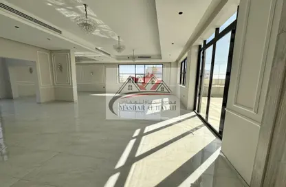 Apartment - 5 Bedrooms - 7 Bathrooms for sale in Hoshi - Al Badie - Sharjah