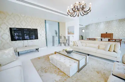 Villa - 4 Bedrooms - 5 Bathrooms for rent in Garden Homes Frond M - Garden Homes - Palm Jumeirah - Dubai