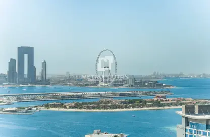 Apartment - 1 Bedroom - 2 Bathrooms for sale in The Palm Tower - Palm Jumeirah - Dubai