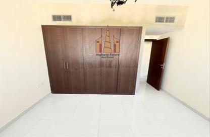 Apartment - 2 Bedrooms - 2 Bathrooms for rent in Muwailih Building - Muwaileh - Sharjah