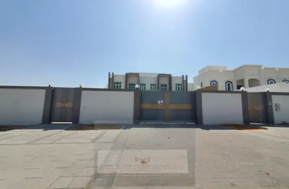 Villa - 5 Bedrooms - 6 Bathrooms for rent in Madinat Al Riyad - Abu Dhabi