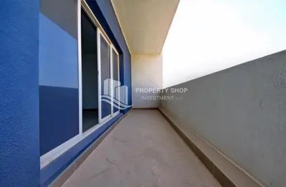 Apartment - 3 Bedrooms - 4 Bathrooms for sale in Tower 4 - Al Reef Downtown - Al Reef - Abu Dhabi