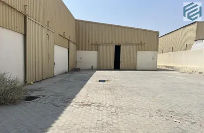 Warehouse - Studio - 4 Bathrooms for rent in Al Sajaa S - Al Sajaa - Sharjah