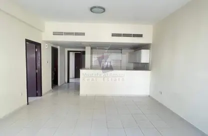 شقة - غرفة نوم - 2 حمامات للايجار في كآي08 - طراز يوناني - المدينة الدولية - دبي