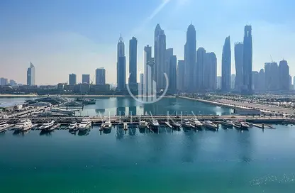 Apartment - 3 Bedrooms - 4 Bathrooms for sale in Marina Vista - EMAAR Beachfront - Dubai Harbour - Dubai