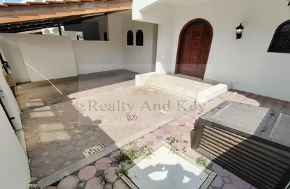 Villa - 4 Bedrooms - 5 Bathrooms for rent in Al Wahda - Abu Dhabi