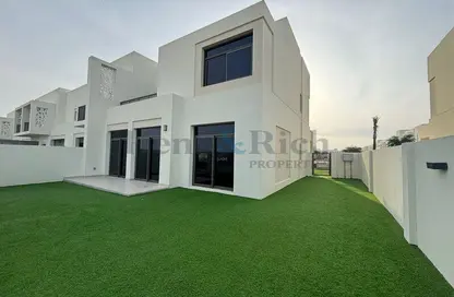 Villa - 4 Bedrooms - 4 Bathrooms for rent in Shams Townhouses - Town Square - Dubai