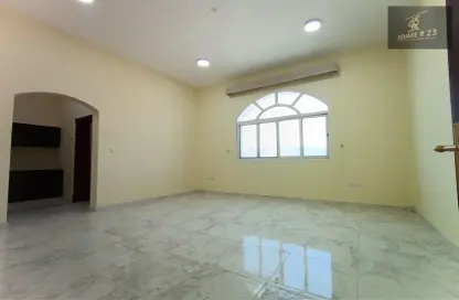 Apartment - 1 Bathroom for rent in Mohammed Villas 6 - Mohamed Bin Zayed City - Abu Dhabi