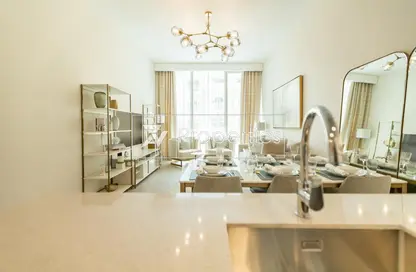 Living Room image for: Apartment - 1 Bedroom - 2 Bathrooms for sale in Luma 22 - Jumeirah Village Circle - Dubai, Image 1
