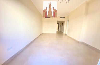 Apartment - 1 Bedroom - 2 Bathrooms for rent in Muwailih Building - Muwaileh - Sharjah