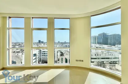 Apartment - 2 Bedrooms - 3 Bathrooms for rent in United Square - Al Khalidiya - Abu Dhabi